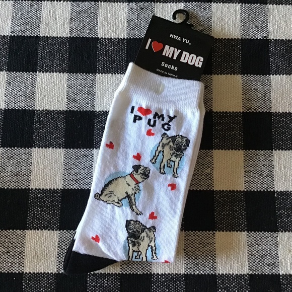 NWT HWA YU Women I ❤️ My PUG Dog Crew Socks Size 9-11 - Picture 1 of 2
